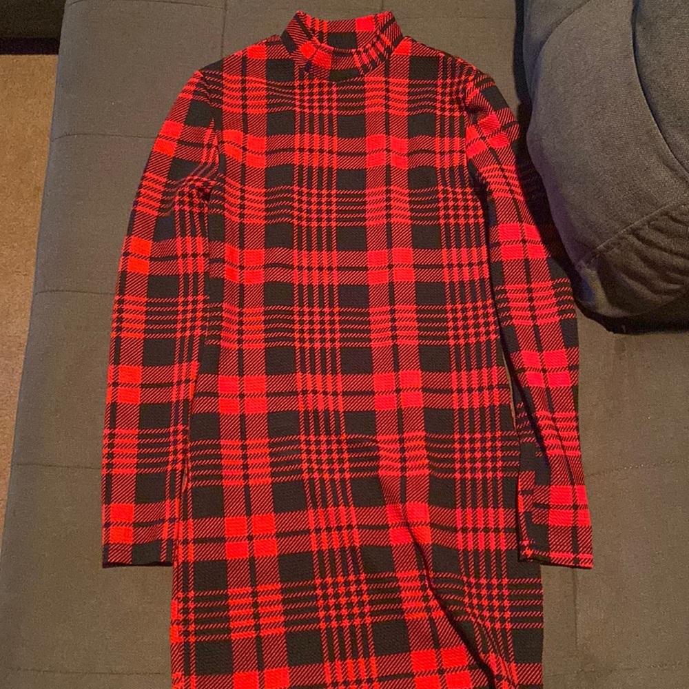 *NEVER WORN* •RUNS BIG• SHEIN Dress